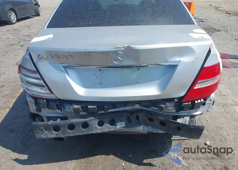 2014 Mercedes-Benz C 250 Luxury/Sport z USA, uszkodzony, nr VIN WDDGF4HB0EG248697